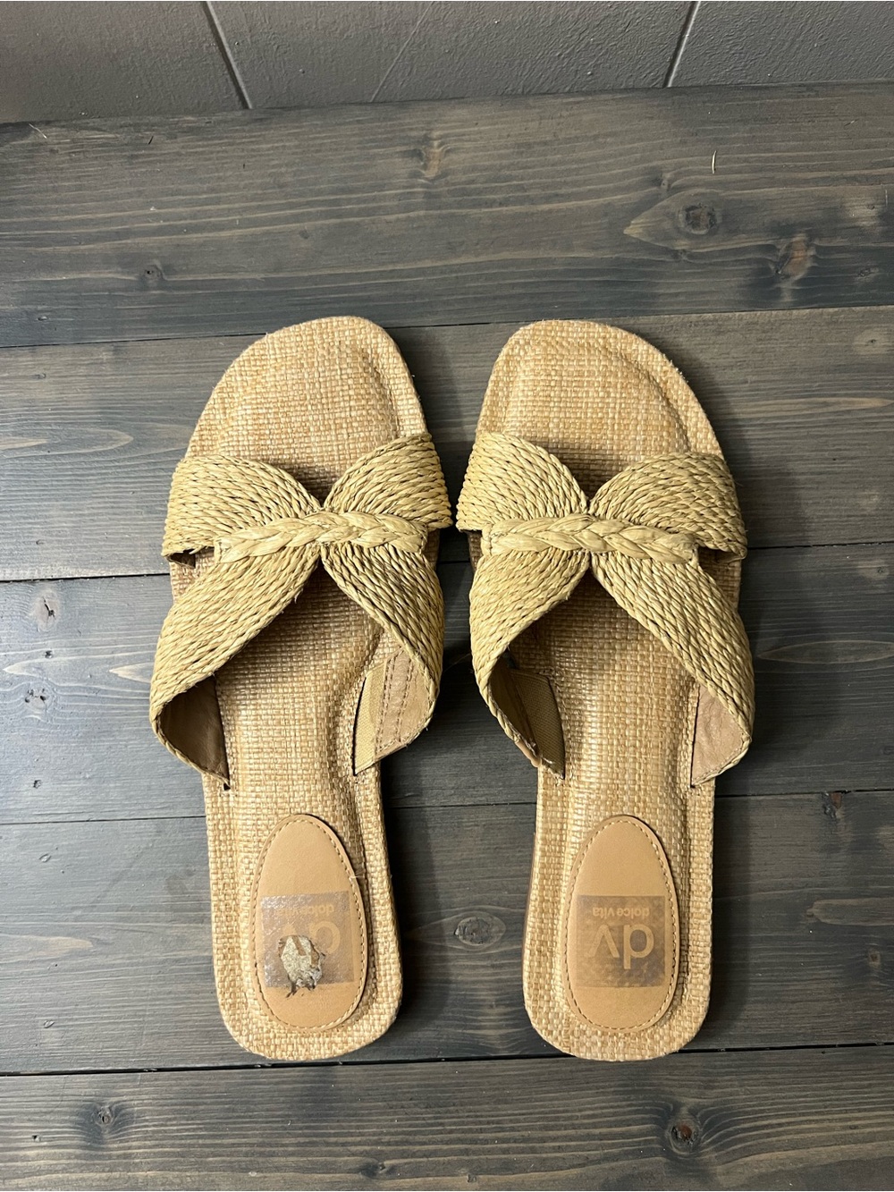 DV Dolce Vita Women’s Woven Flat Sandals size 8.5